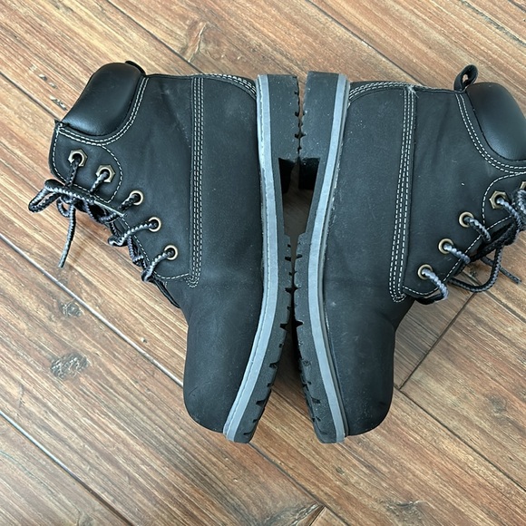 Wonder Nation Children's Black Boots Size 2 for boys - Picture 3 of 6